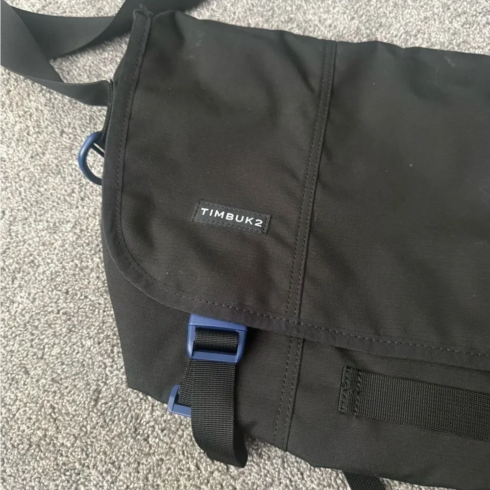 Timbuk2 Flight Classic Black Messenger Bag
